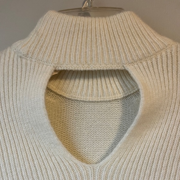 Moth White Keyhole Mock Neck Batwing Sweater - Picture 6 of 10